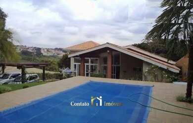 Imagem: A casa em condomínio possui 3 Dormitórios, 3 Banheiros, 4