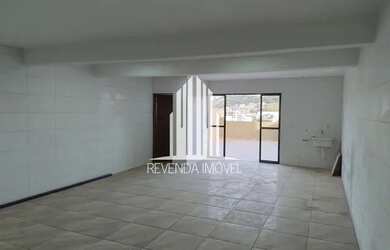 Imagem: A casa possui 3 Dormitórios, 3 Banheiros, 3 Vagas na garagem