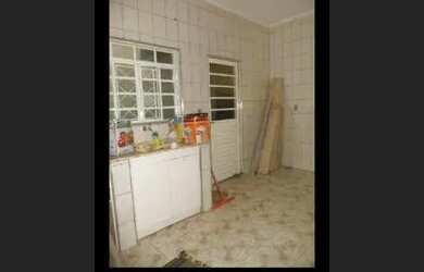 Imagem: A casa possui 2 Dormitórios, 1 Banheiro e 60m² de Área e