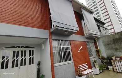 Imagem: A casa em condomínio possui 4 Dormitórios, 3 Banheiros e 2