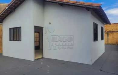 Imagem: A casa possui 2 Dormitórios, 1 Banheiro, 2 Vagas na garagem