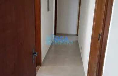 Imagem: A casa possui 3 Dormitórios, 3 Banheiros, 4 Vagas na garagem