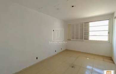 Imagem: O depósito possui 4 Vagas na garagem, 424m² de Área e está