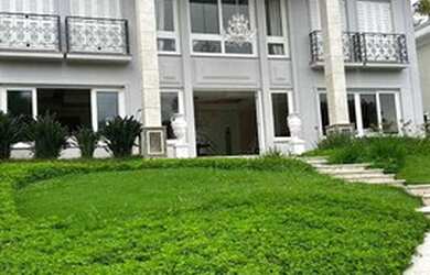 Imagem: A casa em condomínio possui 4 Dormitórios, 5 Banheiros, 3