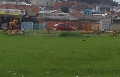 Imagem 6: Vendo uma casa com ponto comercial e Garagem na frente medindo 6 por 16