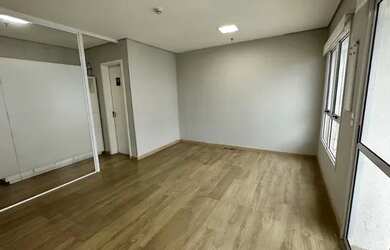 Imagem: O depósito possui 1 Vaga na garagem e 30m² de Área e está