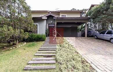 Imagem: A casa em condomínio possui 5 Dormitórios, 5 Banheiros, 5