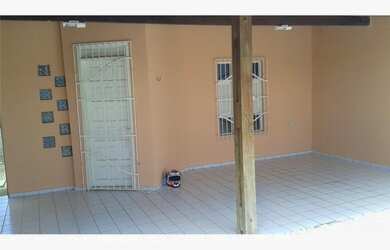 Imagem: A casa possui 5 Dormitórios, 3 Banheiros, 2 Vagas na garagem