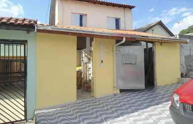 Imagem: A casa possui 2 Dormitórios, 1 Banheiro, 45m² de Área e Churrasqueira