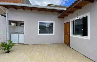 Imagem: A casa possui 3 Dormitórios, 1 Banheiro, 200m² de Área e