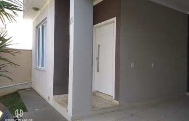 Imagem: A casa em condomínio possui 3 Dormitórios, 4 Banheiros, 4