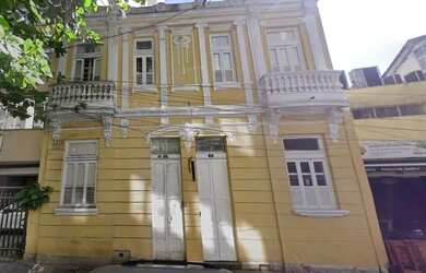 Imagem: A casa possui 2 Dormitórios, 2 Banheiros, 210m² de Área e