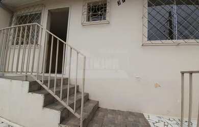 Imagem: A casa possui 2 Dormitórios, 1 Banheiro, 1 Vaga na garagem