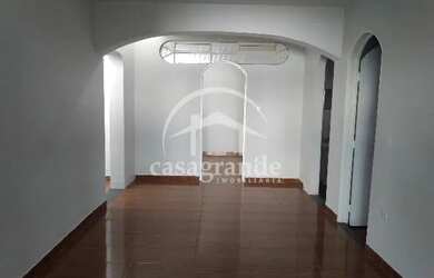 Imagem: A casa possui 5 Dormitórios, 5 Banheiros, 5 Vagas na garagem