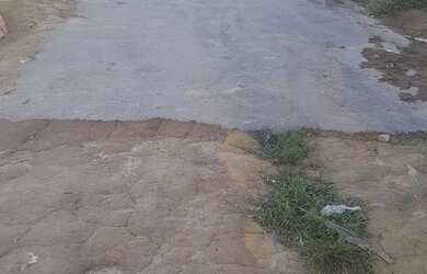 Imagem 5: Vendo este terreno ou troco por moto valor 10 mil ficA no coliseu 2 jorge...