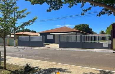 Imagem: A casa em condomínio possui 3 Dormitórios, 2 Banheiros, 4