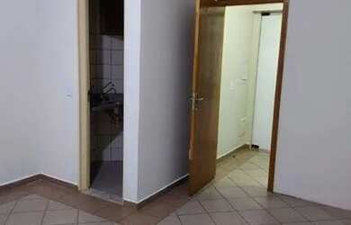 Imagem: O depósito possui 1 Vaga na garagem e 31m² de Área e está