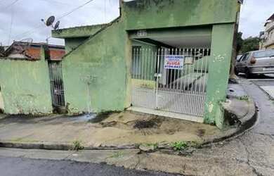 Imagem: A casa possui 2 Dormitórios, 2 Banheiros, 3 Vagas na garagem