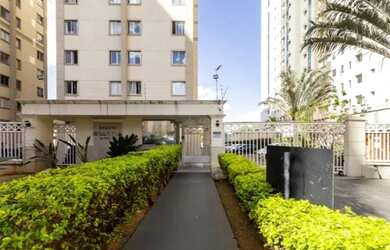 Imagem: O apartamento possui 3 Dormitórios, 1 Banheiro, 1 Vaga na garagem