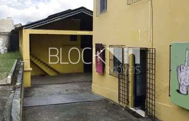 Imagem: O depósito possui 5 Vagas na garagem, 800m² de Área e está