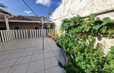 Imagem 10: Casa com 4 dormitórios à venda, 250 m² com edícula por R$ 990.000...