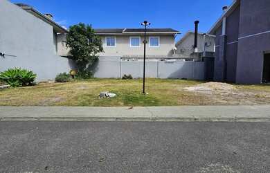 Imagem: O terreno possui 165m² de Área e Imóvel novo e está localizado