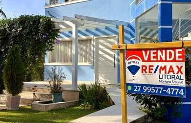 Imagem: A casa possui 5 Dormitórios, 5 Banheiros, 4 Vagas na garagem