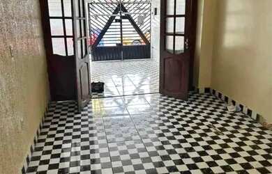 Imagem: A casa possui 2 Dormitórios e 1 Banheiro e está localizado