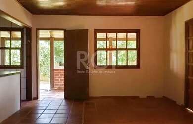 Imagem 6: Casa em Porto Alegre, no bairro Hípica, com 2 dormitório s , e 2 banheiros,...