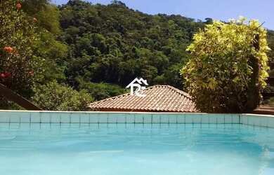 Imagem: A casa em condomínio possui 3 Dormitórios, 4 Banheiros, 3