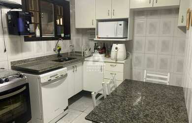 Imagem 6: CASA TRIPLEX COM 3 QUARTOS 2 BANHEIROS 1 LAVABO GAARAGEM E VARANDA NO RECREIO DOS BANDEIRA