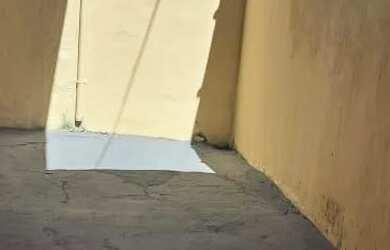 Imagem: A casa possui 1 Dormitório e 1 Banheiro e está localizado