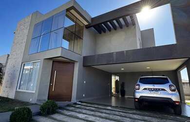 Imagem: A casa em condomínio possui 4 Dormitórios, 5 Banheiros, 4