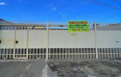 Imagem: A casa possui 2 Dormitórios, 2 Banheiros, 3 Vagas na garagem