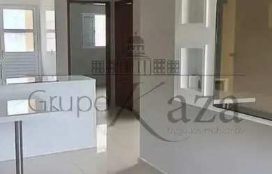 Imagem: A casa possui 2 Dormitórios, 2 Banheiros, 2 Vagas na garagem