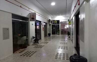 Imagem: O depósito à venda possui e está localizado em Centro, Londrina