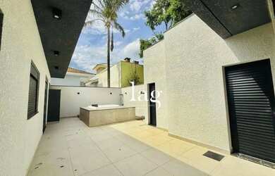 Imagem: A casa em condomínio possui 3 Dormitórios, 4 Banheiros, 4