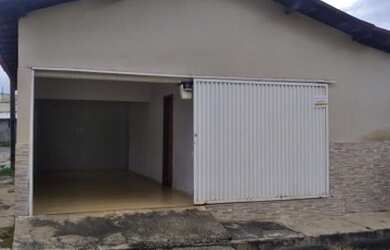 Imagem: A casa possui 2 Dormitórios, 1 Banheiro, 1 Vaga na garagem