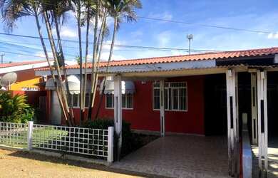 Imagem: A casa possui 2 Dormitórios, 2 Banheiros, 1 Vaga na garagem