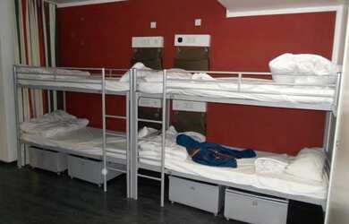 Imagem: A pousada chalé possui 2 Dormitórios, 1 Vaga na garagem e