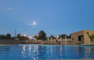 Imagem: O terreno possui 200m² de Área e está localizado em Mansões