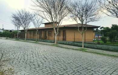 Imagem 2: Casa Desvio Rizzo. Churrasqueira, 400m² de Área, 3 Vagas na garageme4...