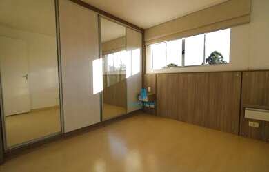 Imagem: O apartamento possui 3 Dormitórios, 1 Banheiro, 1 Vaga na garagem