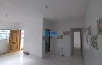 Imagem: A casa possui 2 Dormitórios, 1 Banheiro, 4 Vagas na garagem