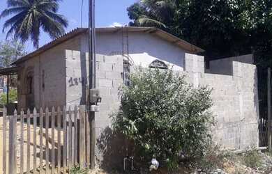 Imagem: A casa possui 2 Dormitórios, 1 Banheiro, 1 Vaga na garagem