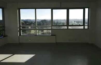 Imagem: O depósito possui 2 Vagas na garagem, 50m² de Área e está