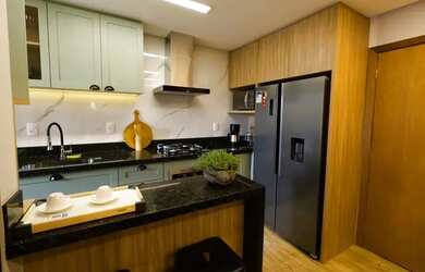 Imagem: O apartamento possui 2 Dormitórios, 1 Banheiro, 1 Vaga na garagem