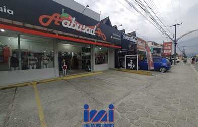 Imagem: O depósito possui 2 Vagas na garagem, 400m² de Área e está