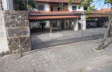 Imagem: O apartamento possui 3 Dormitórios, 1 Banheiro, 2 Vagas na