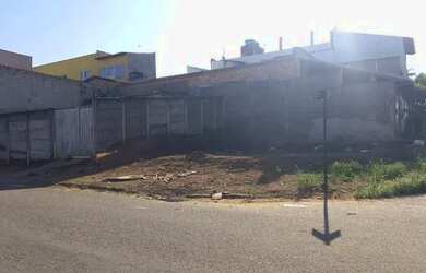 Imagem: O terreno possui 214m² de Área e está localizado em Parque